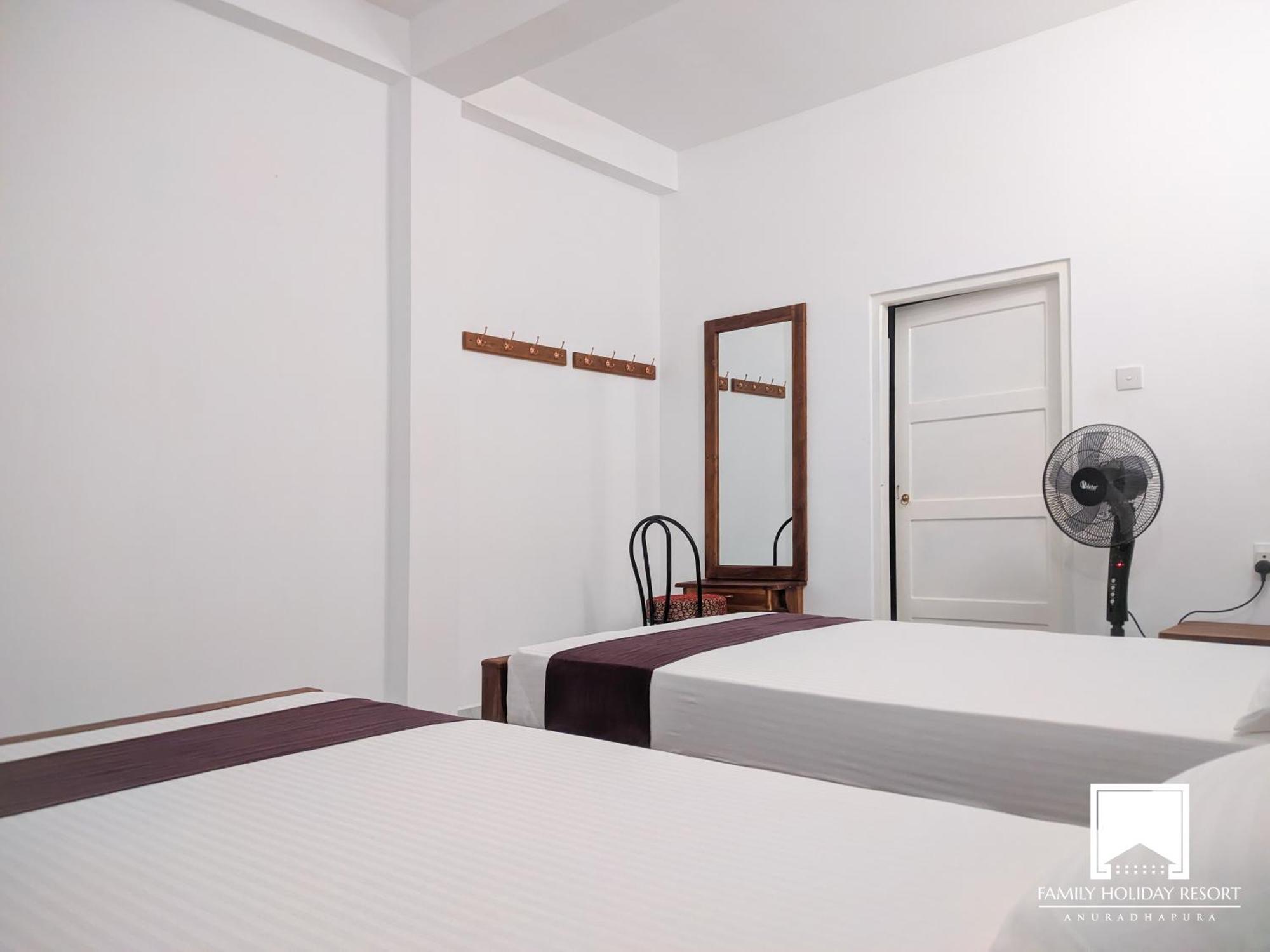 Family Holiday Resort Anurâdhapura Extérieur photo